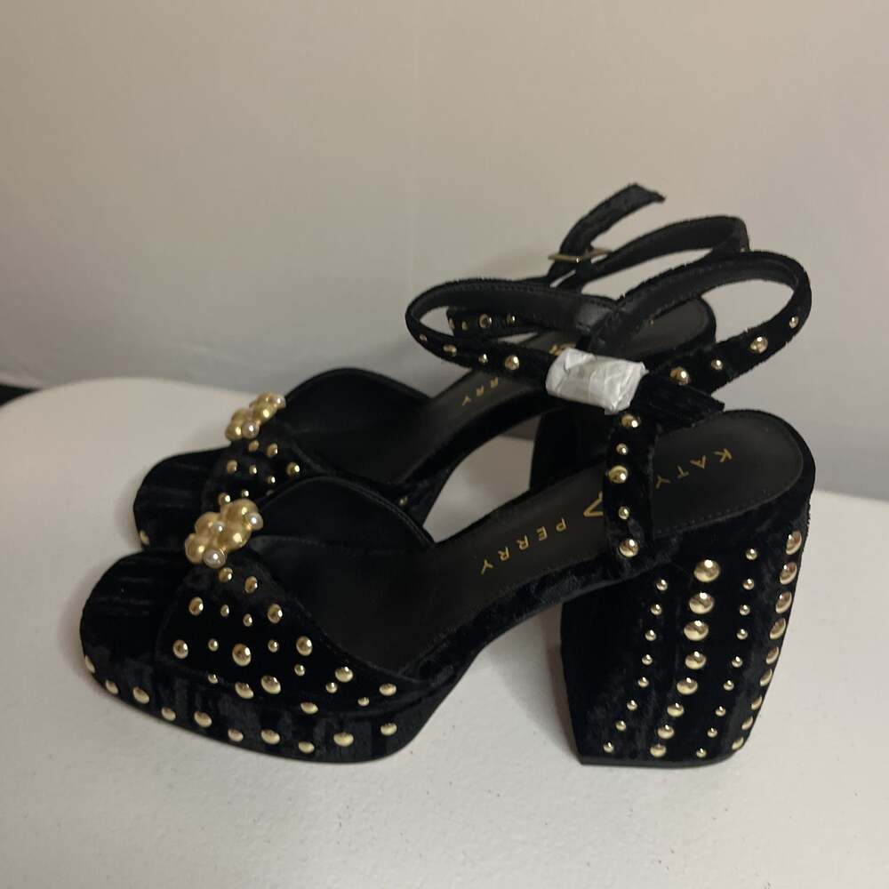 Shoes - Picture 2 of 3